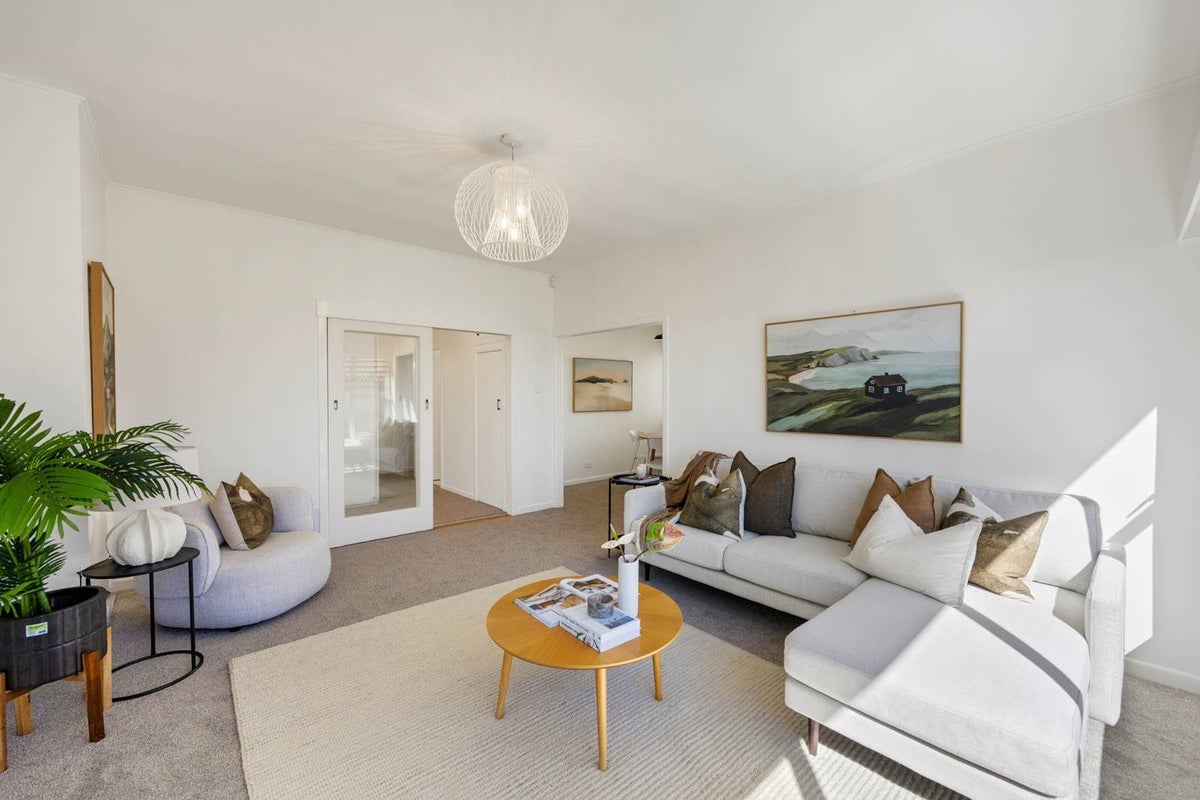 693A Richardson Road, Mount Roskill, Auckland - Carousel 1