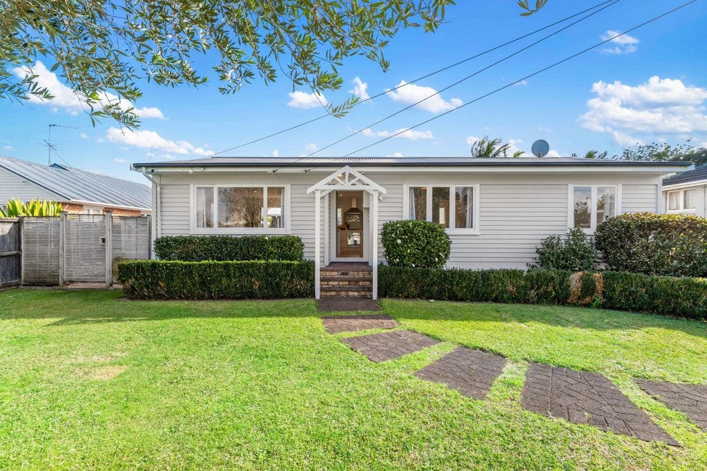 1/58 Ballarat Street, Ellerslie, Auckland - Carousel 1
