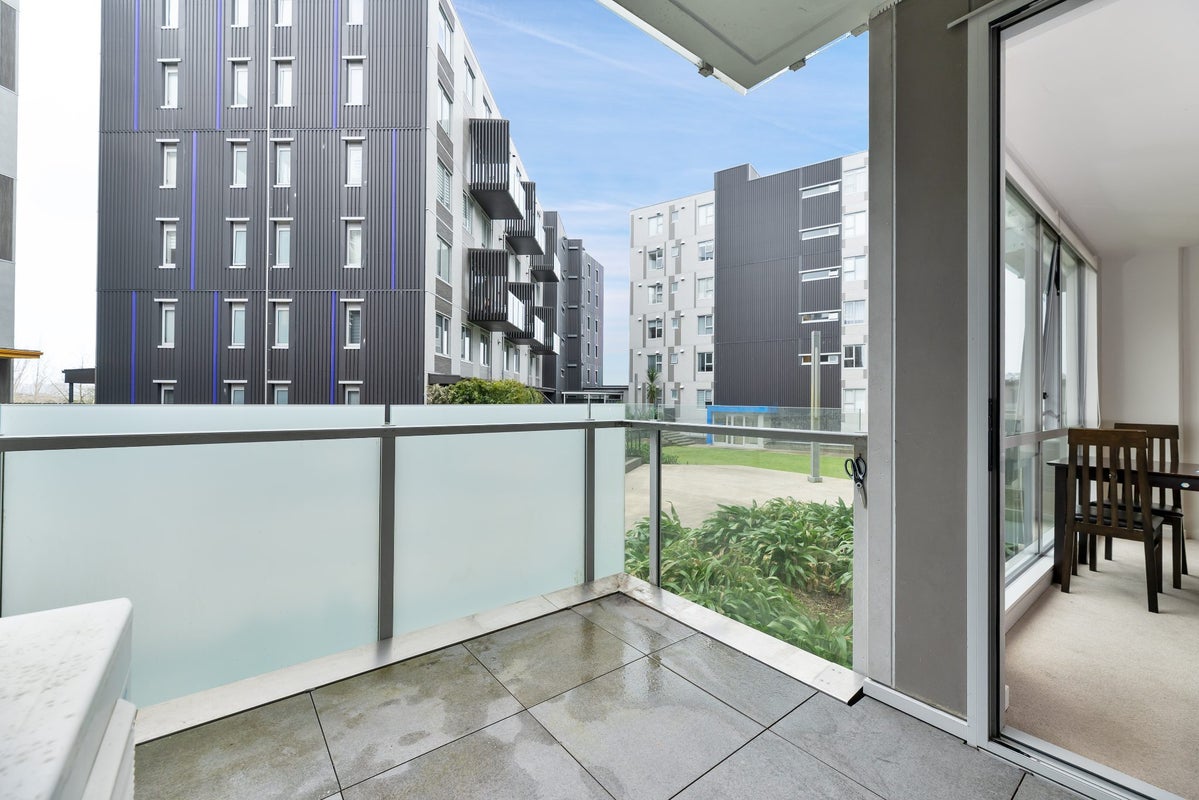 107/3 Rose Garden Lane, Albany, Auckland - Carousel 2
