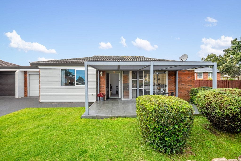 5/39 Norcross Avenue, Henderson, Auckland - Carousel 1