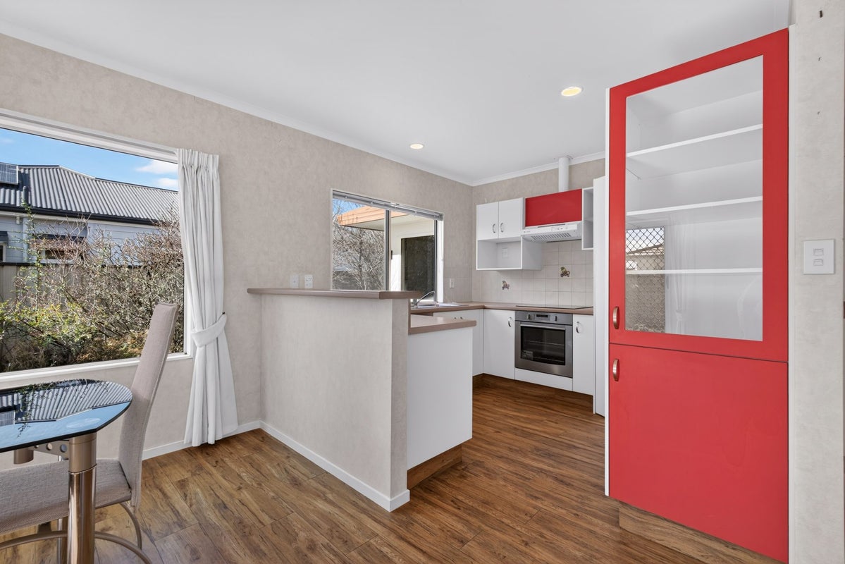 5 Addington Place, Taradale, Napier - Carousel 1