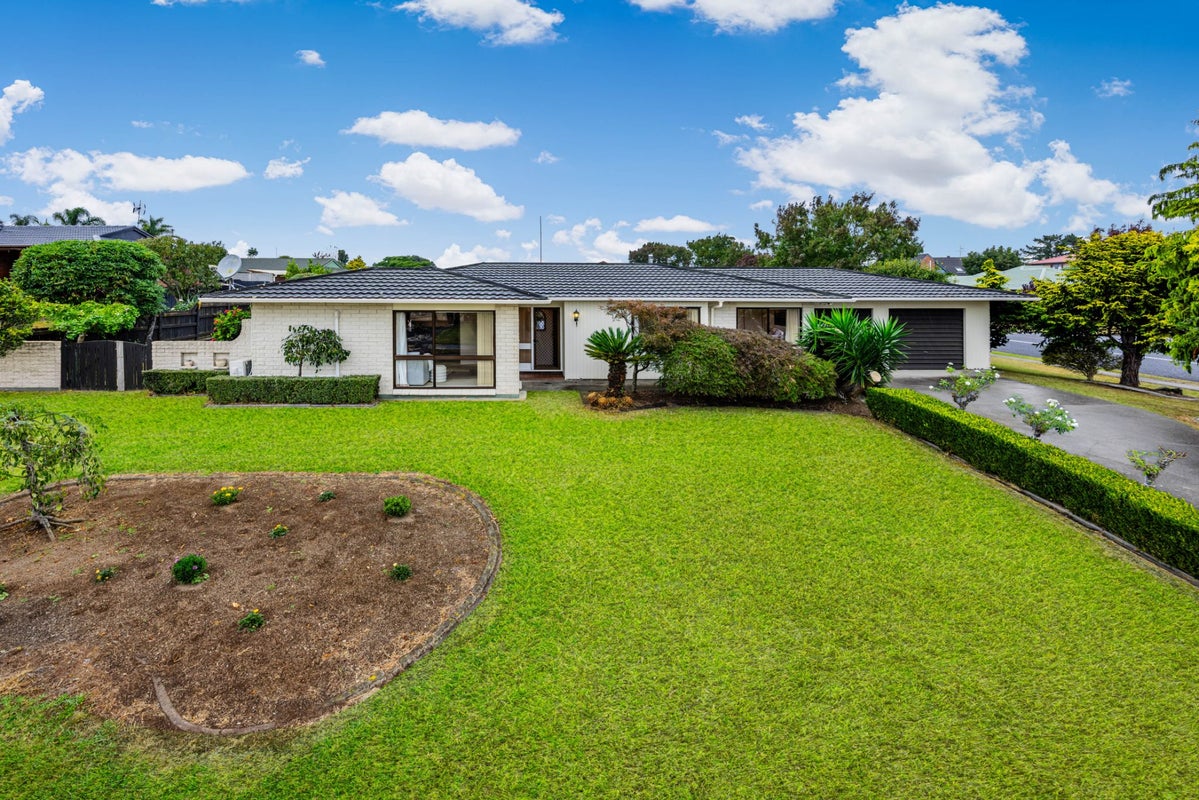 1 Elrita Place, Conifer Grove, Takanini - Carousel 2