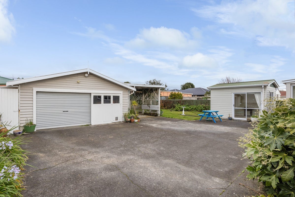 8 Elizabeth Street, Levin, Levin - Carousel 2
