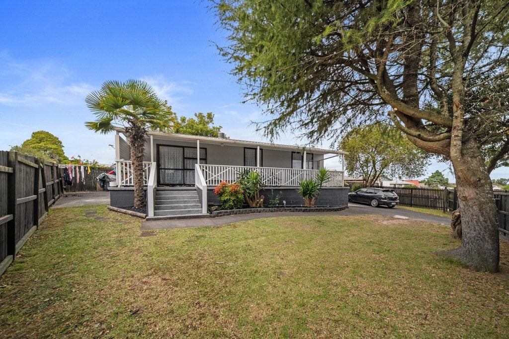 1/19 Nearco Street, Randwick Park, Auckland - Carousel 2