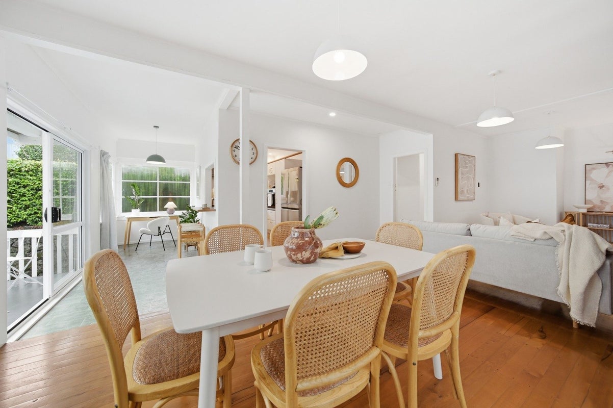 1/21 Fairview Road, Mount Eden, Auckland - Carousel 1