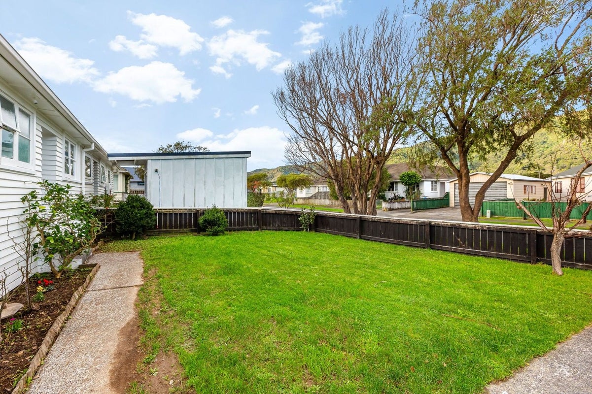 9 Atiawa Crescent, Waiwhetu, Lower Hutt - Carousel 17