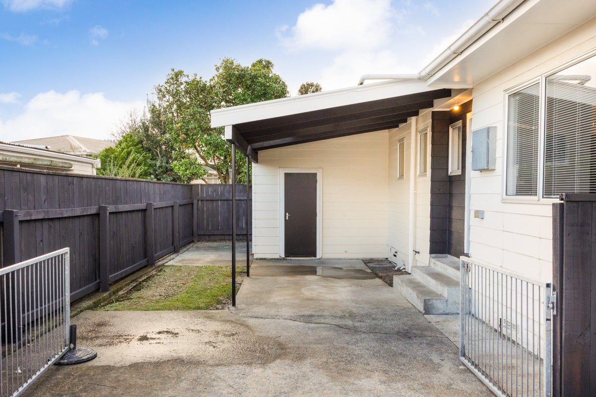 5A Flygers Line, Milson, Palmerston North - Carousel 25
