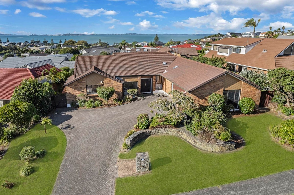 56 Oliver Road, Eastern Beach, Auckland - Carousel 1
