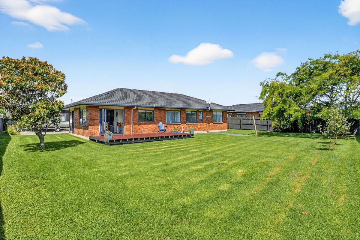 23 Raabia Close, Parakai, Helensville - Carousel 2