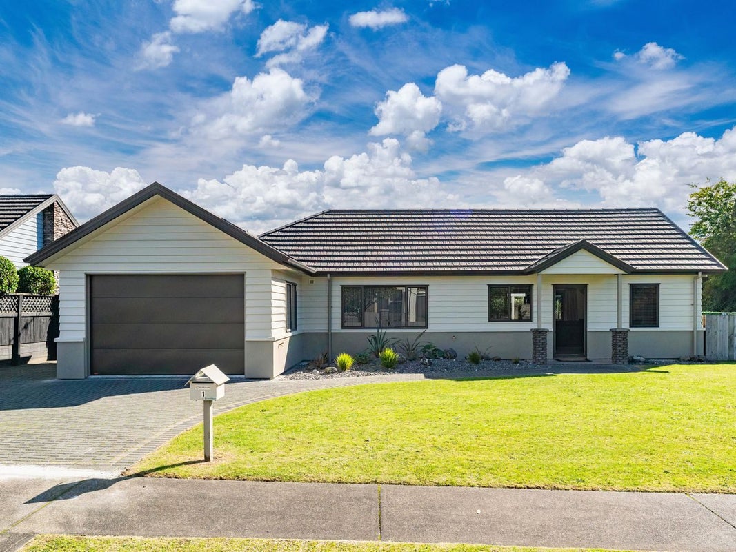 1/1 The Moorings, Two Mile Bay, Taupo - Carousel 1