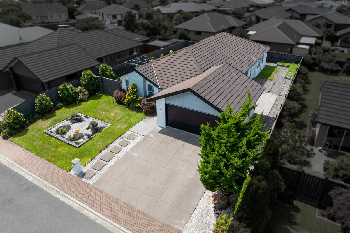 11 Handley Crescent, Wigram, Christchurch - Carousel 1
