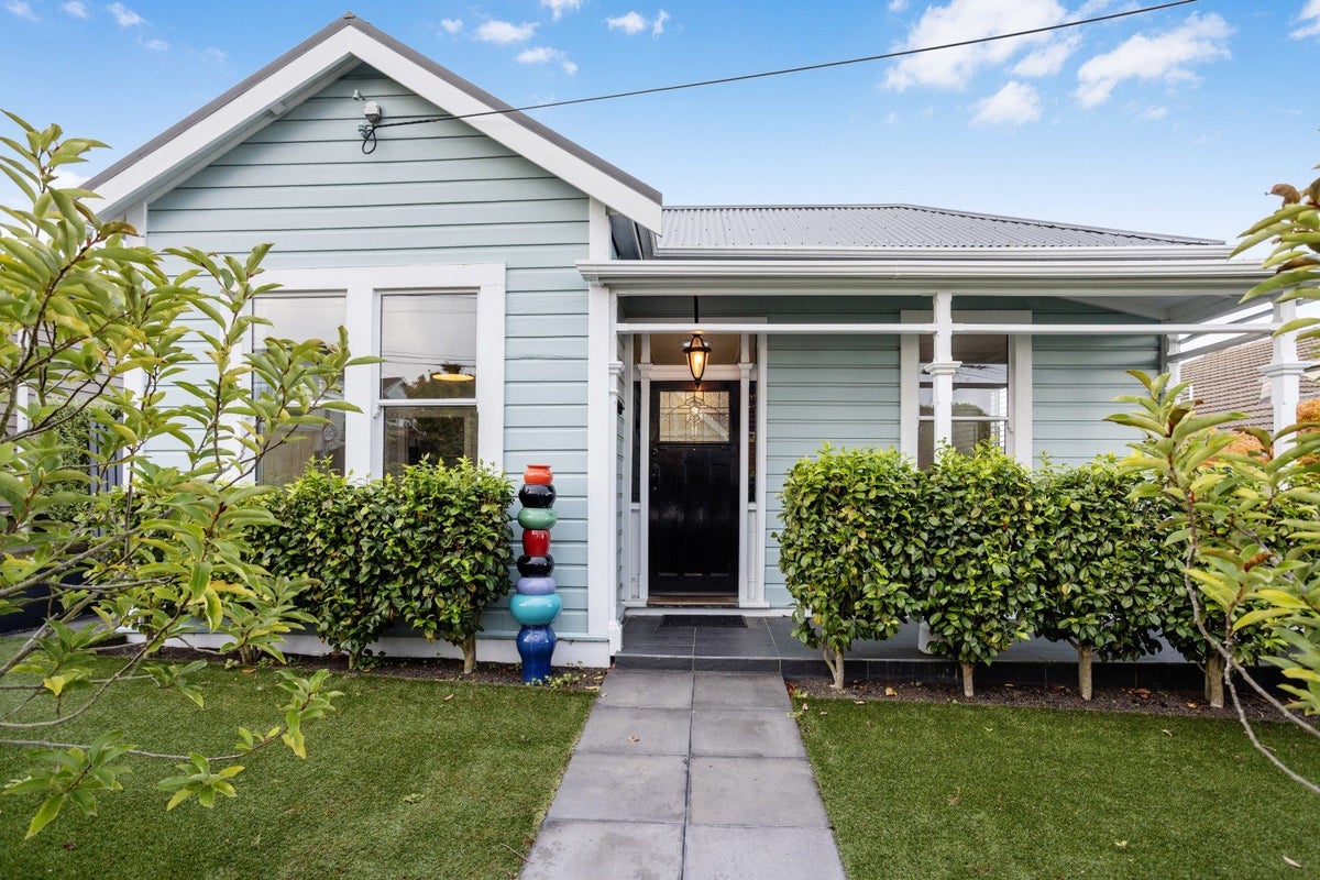 7 Lothian Street, Maori Hill, Dunedin - Carousel 1
