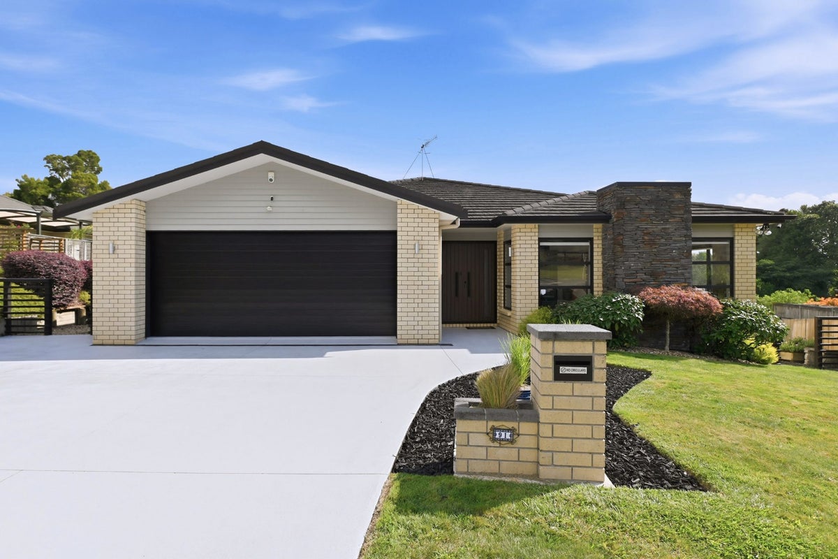 91 Iles Road, Lynmore, Rotorua - Carousel 1