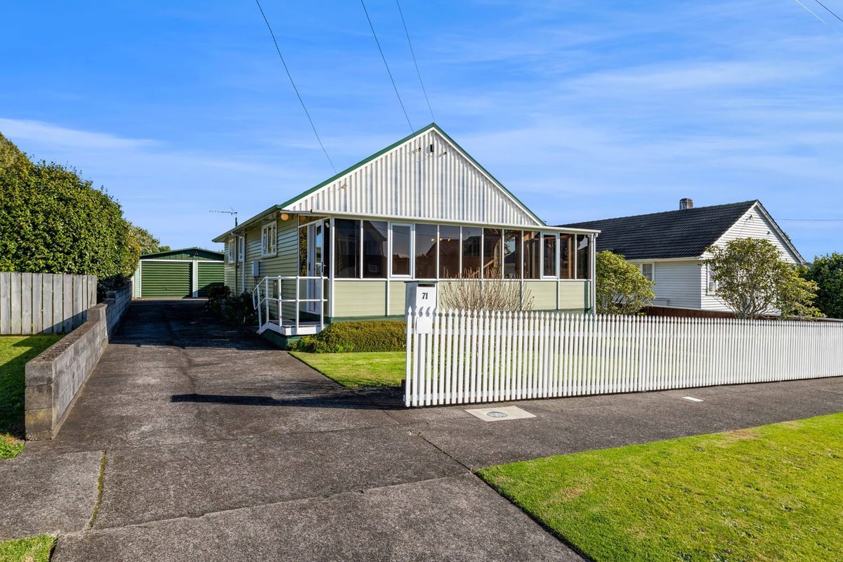 71 Cook Street, Marfell, New Plymouth - Carousel 2