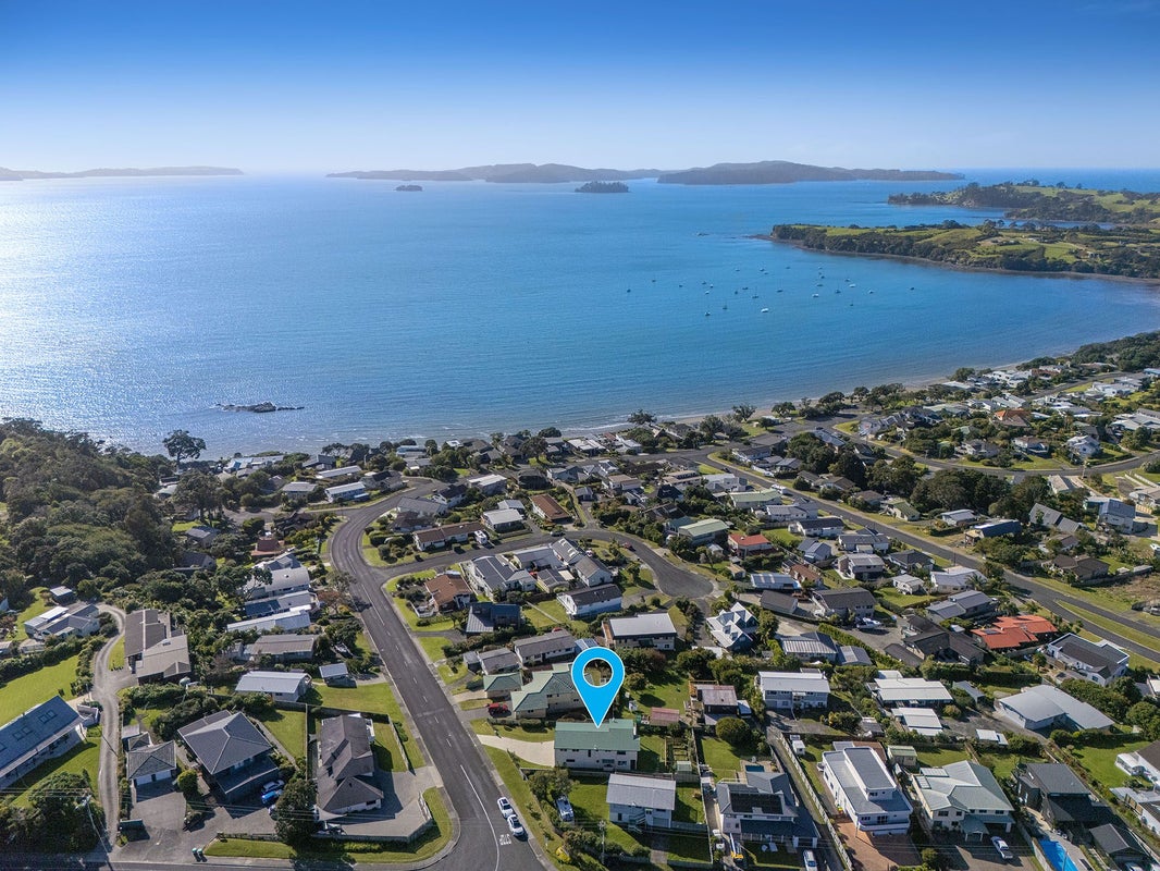 4 Mariners Grove, Algies Bay, Warkworth - Carousel 1