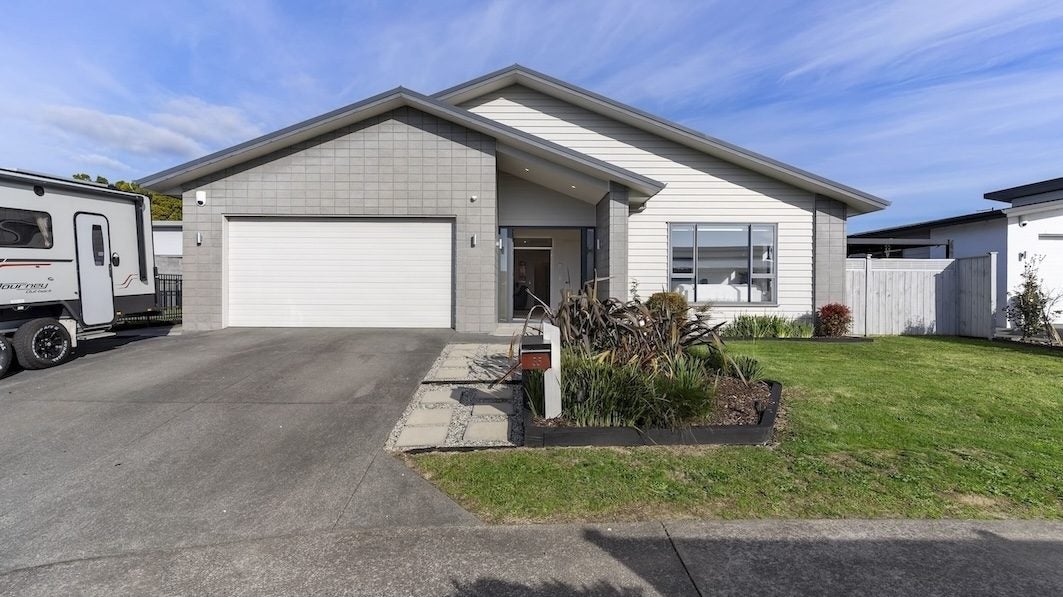 35 Doidge Street, Beachlands, Auckland - Carousel 1