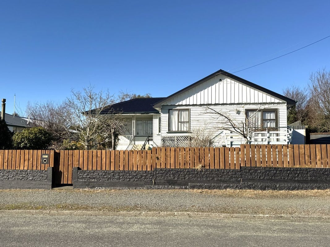 2 Springfield Street, Balclutha - Carousel 1