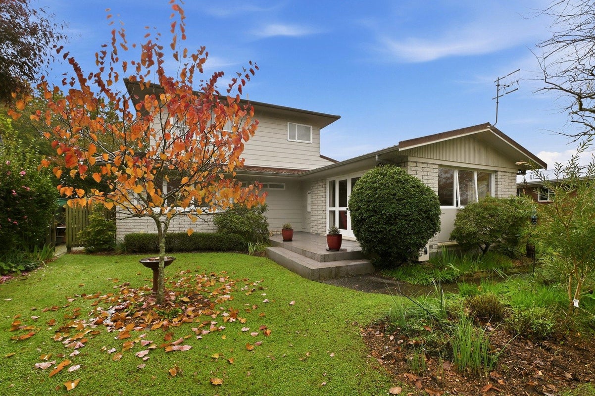3 Solly Place, Springfield, Rotorua - Carousel 1