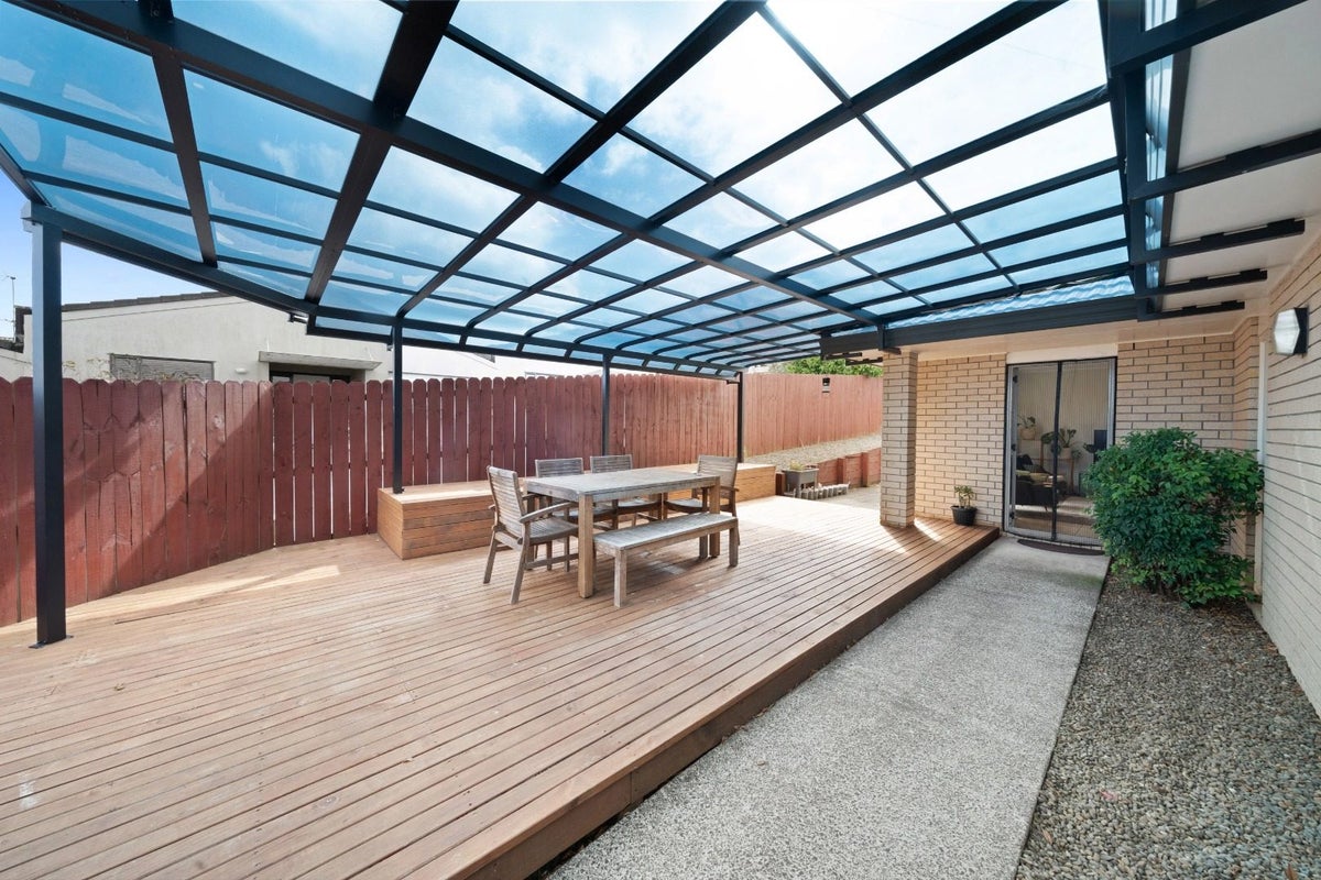 20 Ksenia Drive, Flat Bush, Auckland - Carousel 1