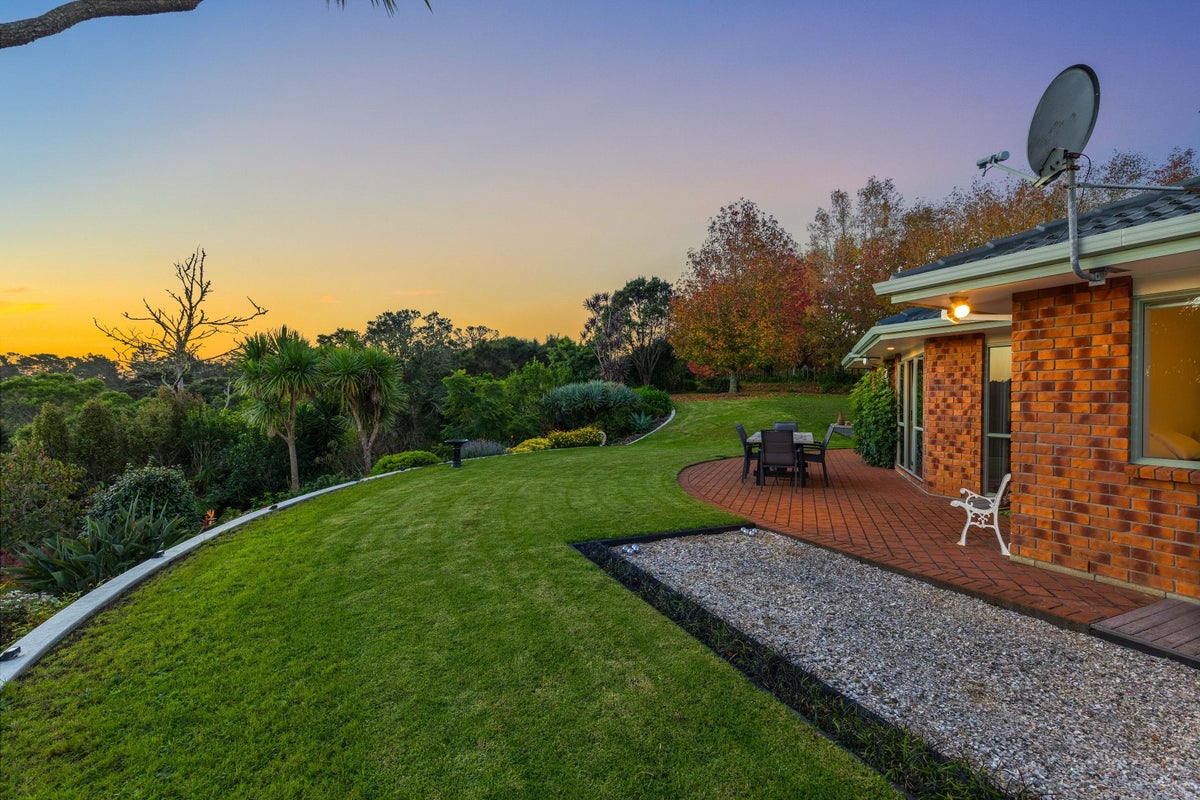1152A East Coast Road, Redvale, Albany - Carousel 1