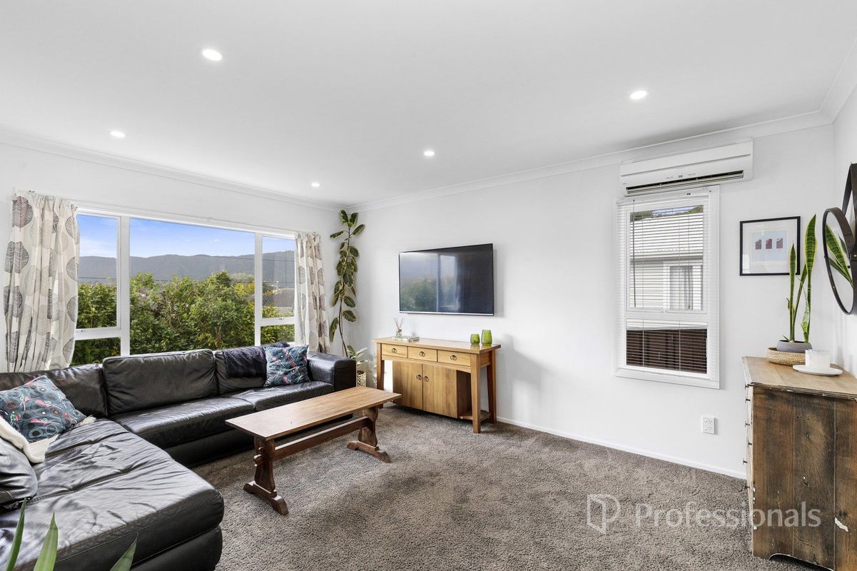 23 KARAKA ST , Wainuiomata, WAINUIOMATA - Carousel 2