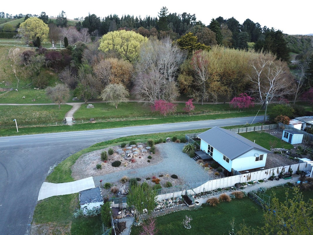 27 Parnassus Street, Waiau, Waiau - Carousel 2