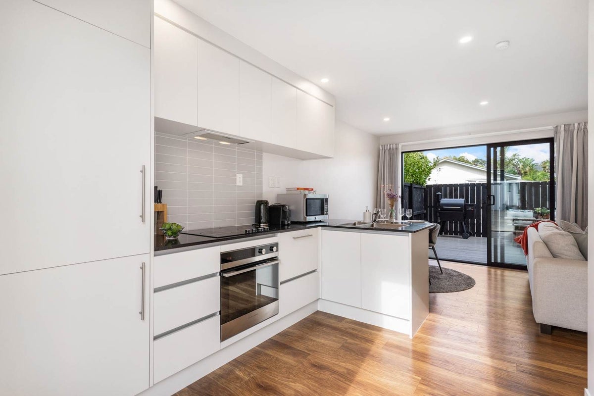 2/36 Kaipatiki Road, Glenfield, Auckland - Carousel 2