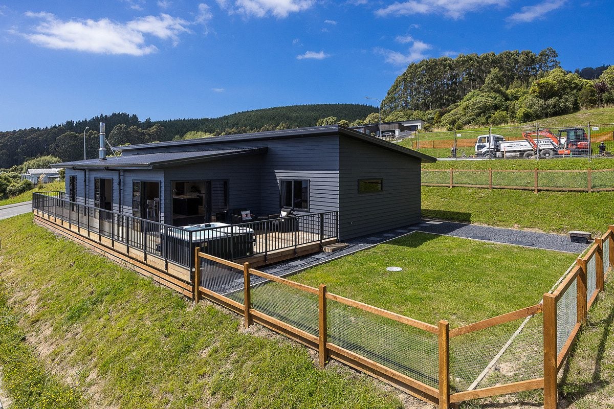 6 Batham Way, Broad Bay, Dunedin - Carousel 1