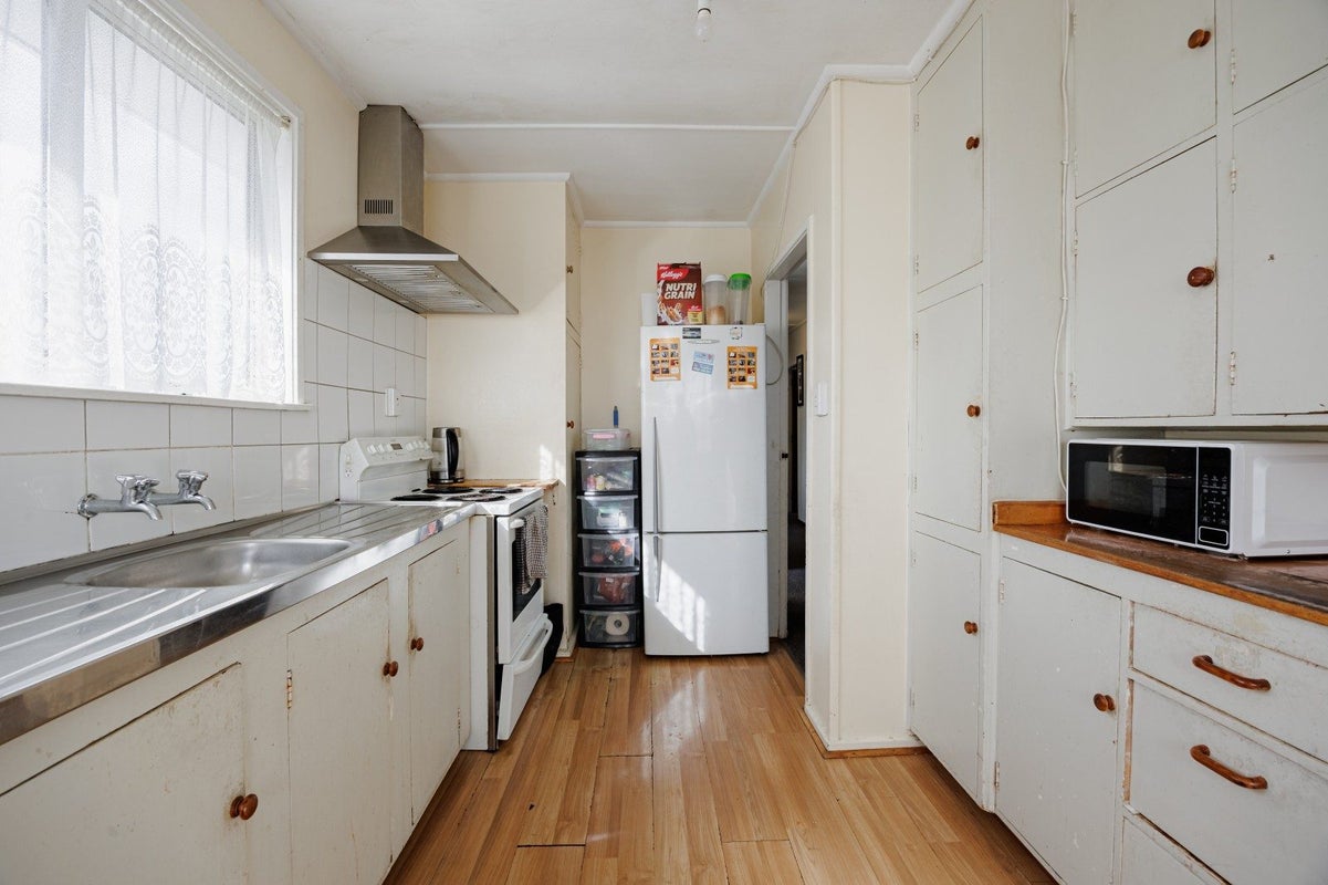 1033 Hood Street, Mayfair, Hastings - Carousel 2
