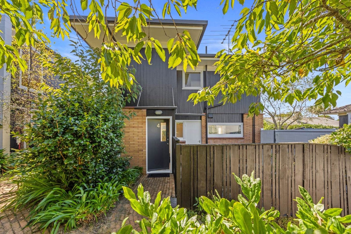 4/16 Turama Road, Royal Oak, Auckland - Carousel 1