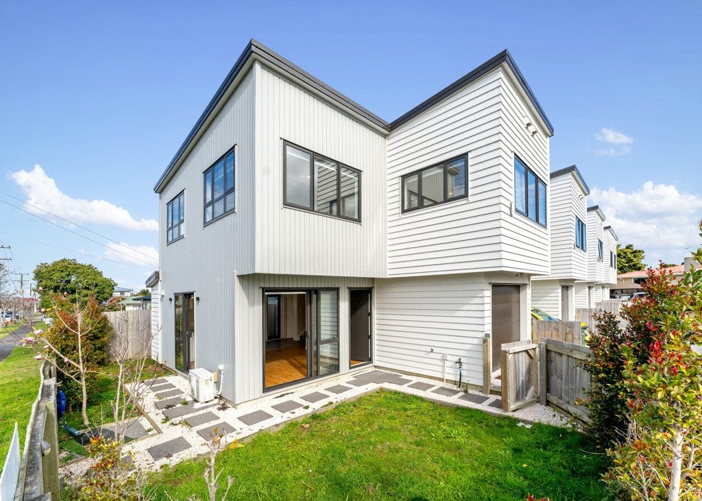 1/65 Friedlanders Road, Manurewa, Auckland - Carousel 1