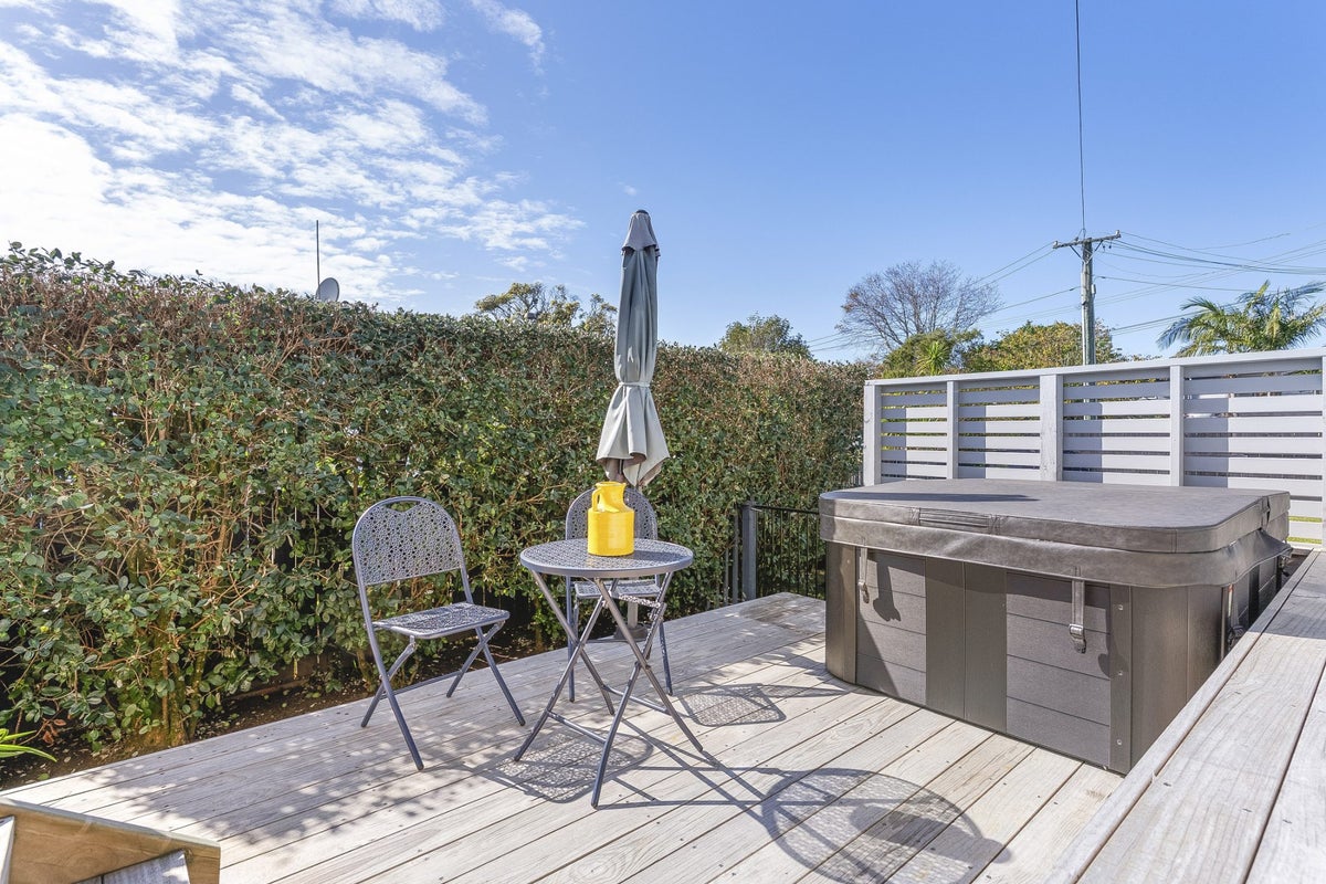 10 Bell Road, Beachlands, Auckland - Carousel 2