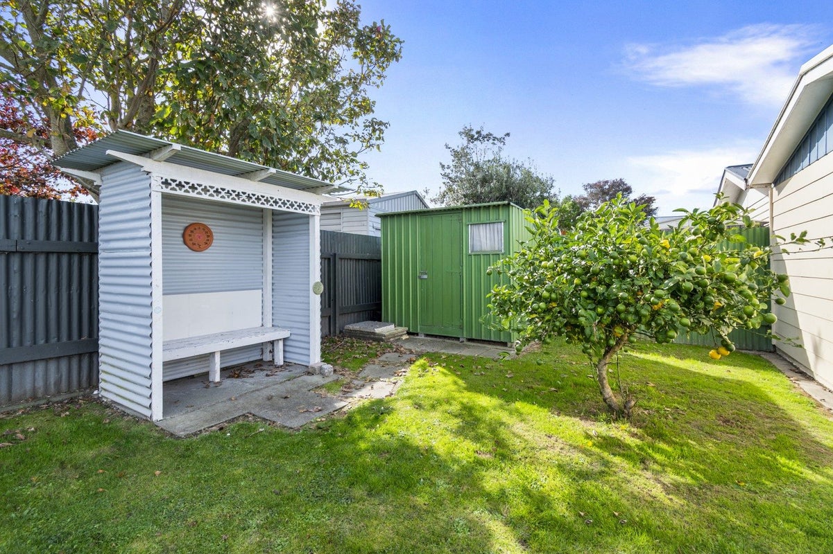 18 Tararua Terrace, Cloverlea, Palmerston North - Carousel 28