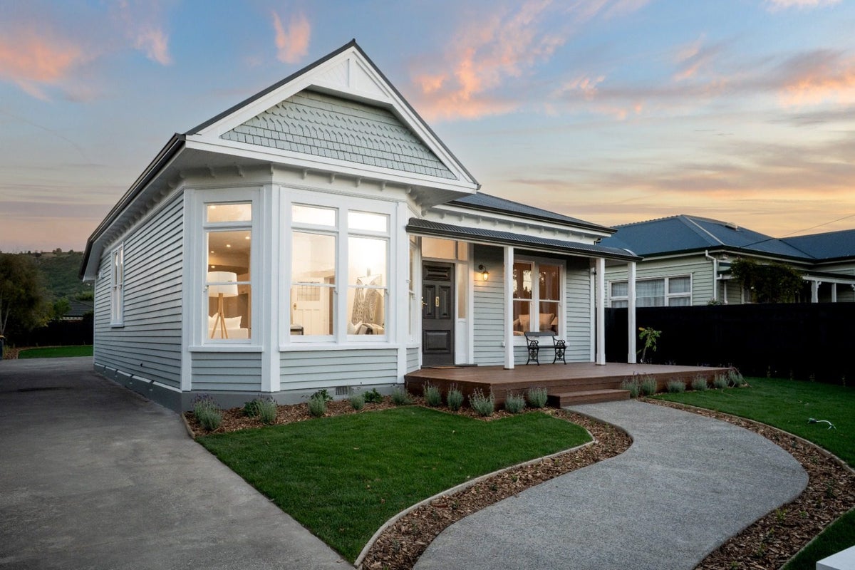 64 Corson Avenue, Beckenham, Christchurch - Carousel 22