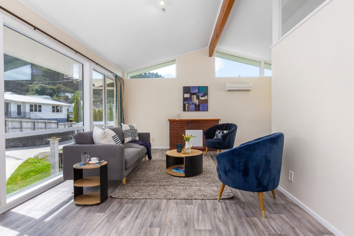 105 Parkvale Road, Karori, Wellington - Carousel 2