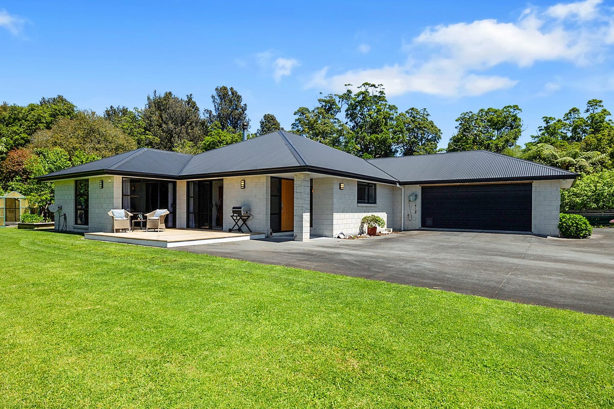 4 Dunbar Place, Highlands Park, New Plymouth - Carousel 25