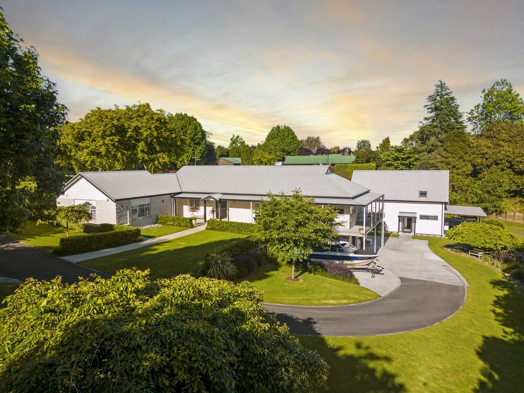 6 Saville Place, Pyes Pa, Tauranga - Carousel 1