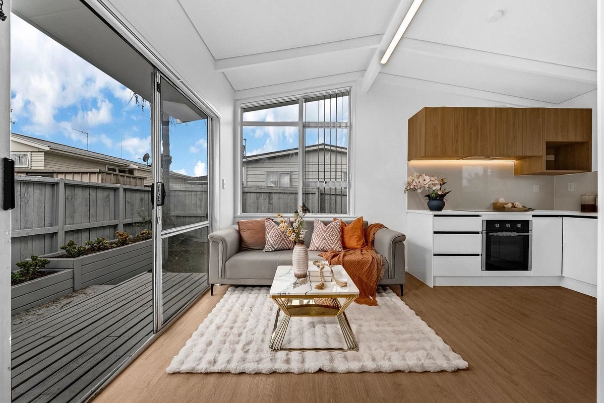 2/2 Dagenham Street, Manurewa, Manukau City, Auckland - Carousel 1