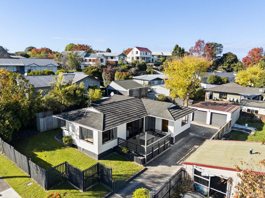 24 Cullimore Street, Pukete, Hamilton - Carousel 1