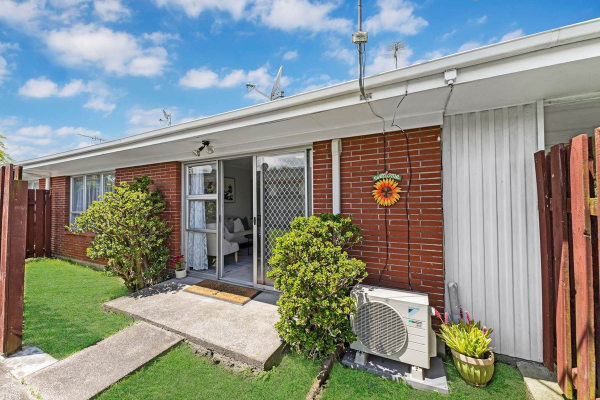 1/17 Latham Avenue, Pakuranga, Auckland - Carousel 2