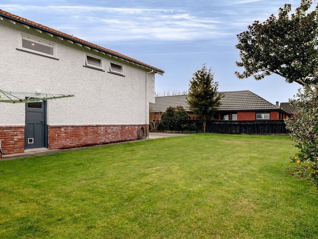 24 Elmira Avenue, Hokowhitu, Palmerston North - Carousel 41