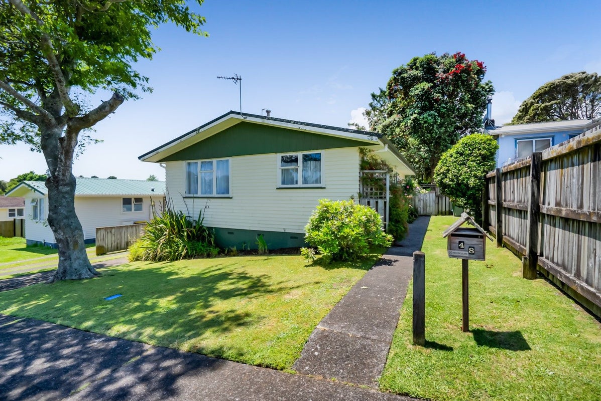 48 Endeavour Street, Marfell, New Plymouth - Carousel 1