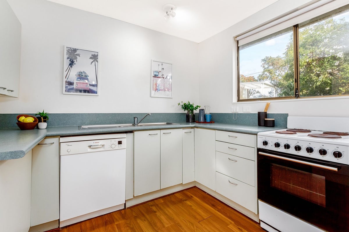 15 Chew Place, Ranui, Porirua - Carousel 2