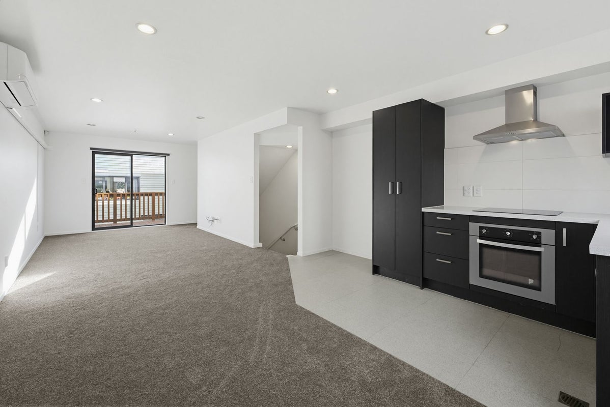 10/11 Gordon Place, Newtown, Wellington - Carousel 1