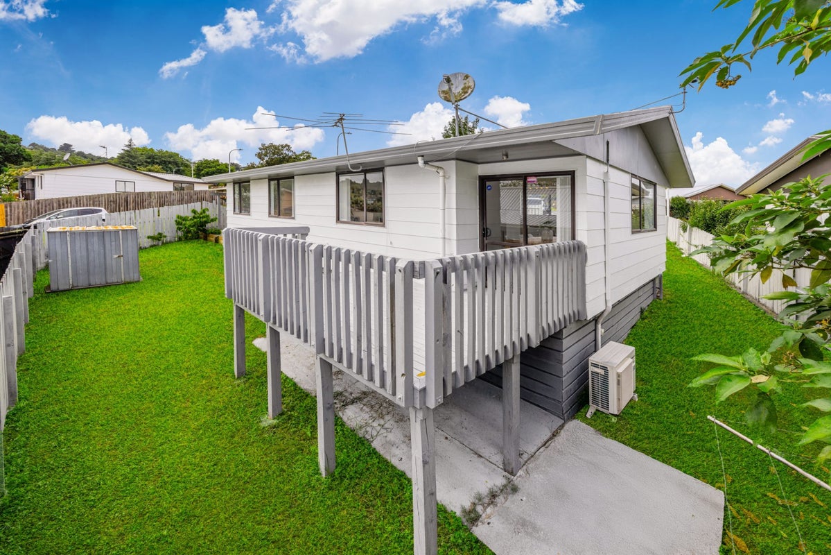 1/55 Redcrest Avenue, Red Hill, Papakura - Carousel 8