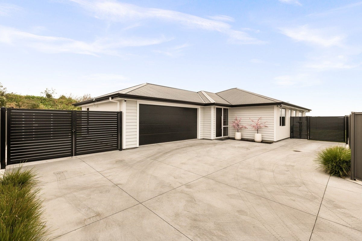 31 Arihi Crescent, Frimley, Hastings - Carousel 1