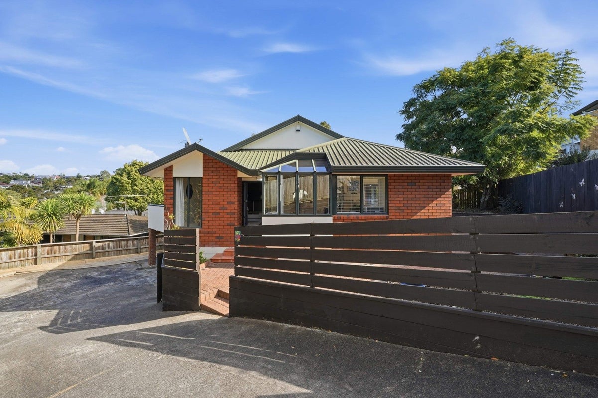 2/18 Stredwick Drive, Torbay, Auckland - Carousel 2