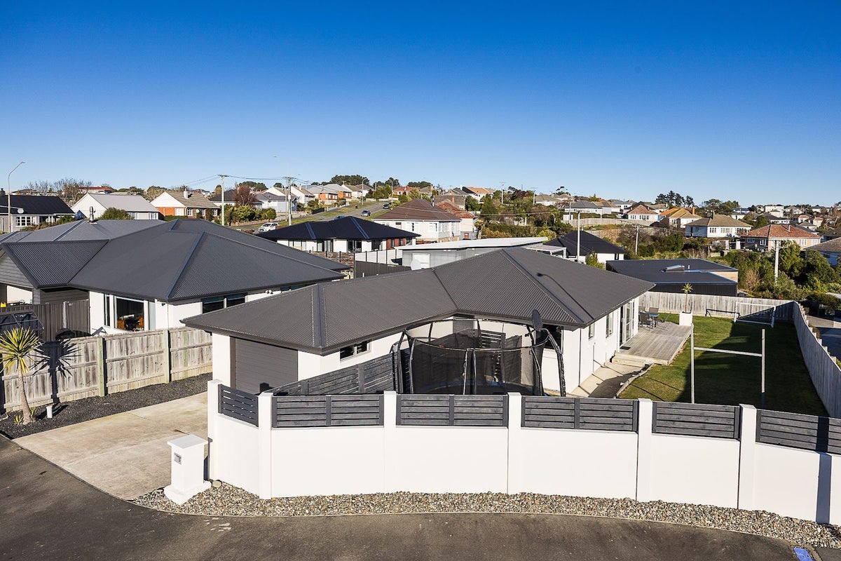 5 Kew Place, Corstorphine, Dunedin - Carousel 1