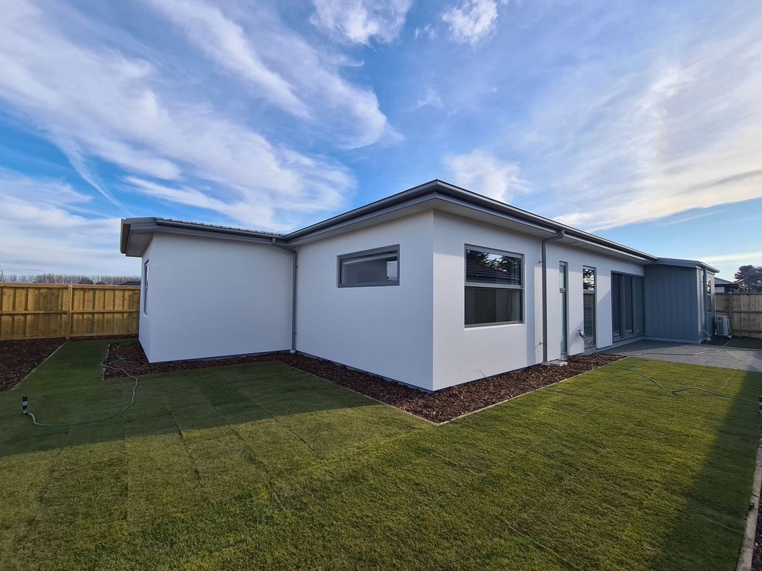 38 Mehrtens Crescent, Woodend, Woodend - Carousel 2