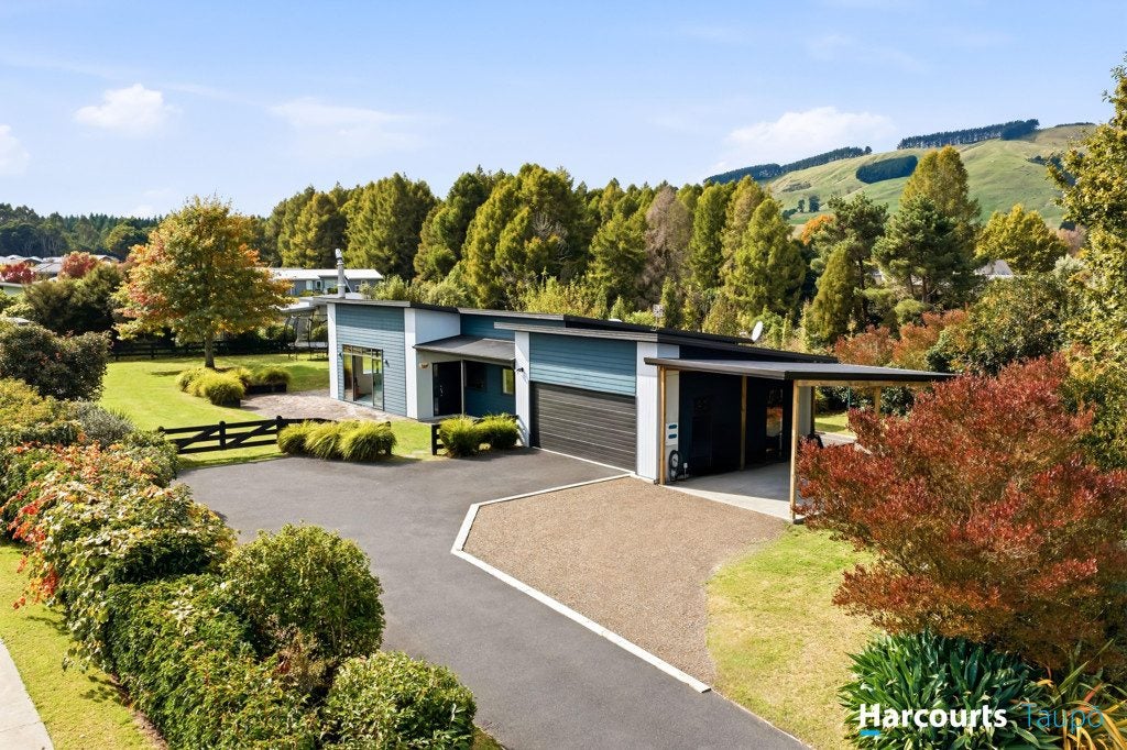 92 Lisland Drive, Kinloch, Taupo - Carousel 1